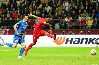 Carlos Bacca star as Sevilla beat Dnipro, win Europa League