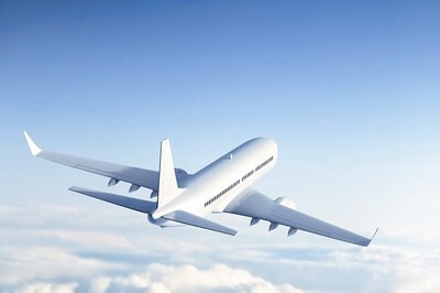 Spain's Party Islands Ask EU to Ban Booze on Flights