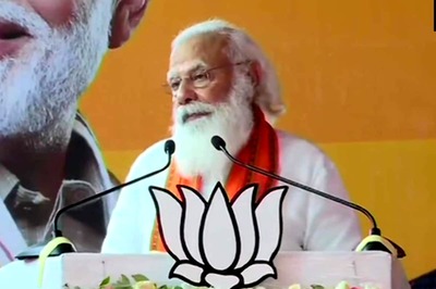 'Only Losers Raise Questions at Umpires': PM Modi's Swipe at Mamata's EC, EVMs Allegations