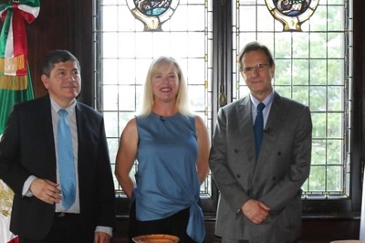 Woman's Rs 330 Vase Purchase Turns Out To Be A 2,000-Year-Old Mayan Artefact, Here's What She Did