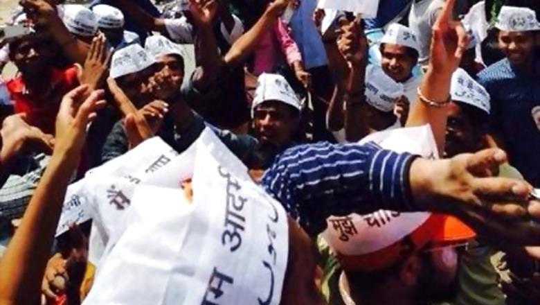 From settling scores to live tweeting road shows, another battle for Varanasi is being fought on Twitter