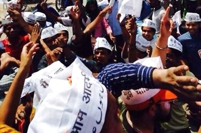 From settling scores to live tweeting road shows, another battle for Varanasi is being fought on Twitter