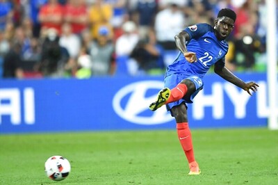 Barcelona Sign Centre Back Samuel Umtiti on Five-Year Deal