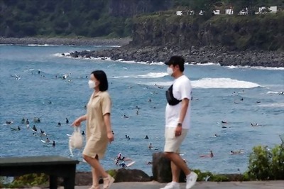 South Korea Doctors' Strike Escalates, Seoul Imposes Unprecedented Coronavirus Rules