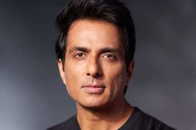 Fan Pays Sonu Sood's Bill In Dubai Restaurant, Leaves Note Saying 'The Good Work You Do For Country...'