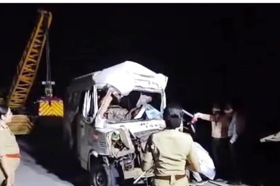 Maharashtra: 12 Killed As Mini Bus Hits Truck on Samruddhi Expressway