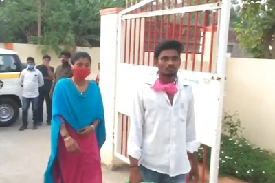 Love Knows No Lockdown: Woman in Andhra Walks 60 Km to Marry Her Boyfriend in Neighbouring Village