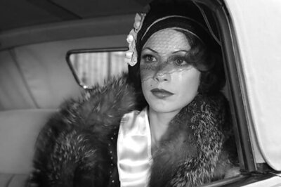 Oscar show begins with 'The Artist' as key film