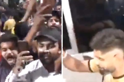 Fans of Pakistan Cricket Round up to Cheer a Struggling Babar Azam Ahead of Champions One-Day Cup: WATCH