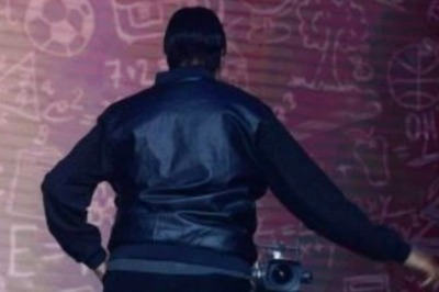 Amitabh Bachchan Shares a 'Show Business' Secret, But it Has a Hilarious Twist