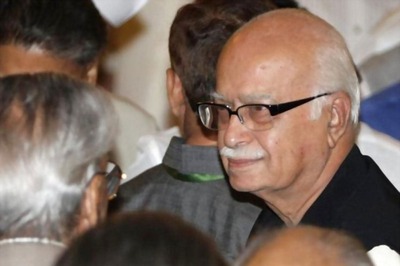 Controversy over 'Bharat mata ki jai' meaningless, says LK Advani