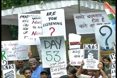 FTII students bring protest to Delhi, government hits out at Rahul
