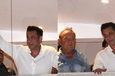 Salman Khan Shows Up On His Balcony With Father Salim Khan, Greets Fans On Eid; Watch Viral Video
