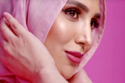 Hijab Model Amena Khan Pulls Out Of L'Oreal Campaign Over Israel Tweets