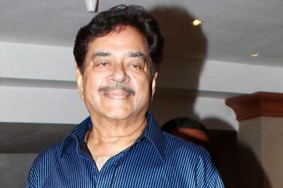 'Modi wave' will take BJP to nearly 300: Shatrughan Sinha