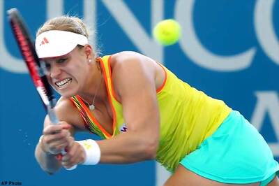 Kerber scrapes through to Brisbane quarter-finals