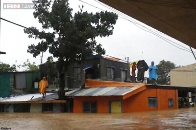 Storm leaves 200,000 displaced in Philippines, heads for Taiwan