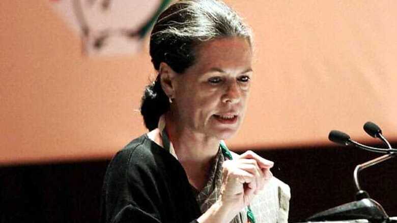 SP, BSP back Sonia on Vadra land deals