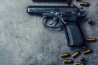 Woman Killed as Policeman Fires Several Rounds Before Shooting Himself Dead in Kolkata