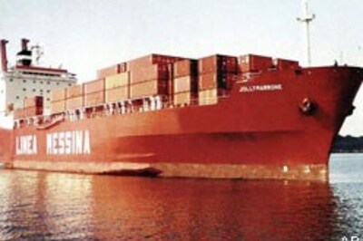 Pirates seize ship with Indian crew