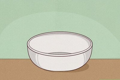 How to Make an Olive Oil and Salt Conditioning Treatment for Nails