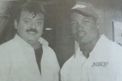 Vijayakanth’s Photo With Ex-Cricketer Brian Lara is Viral Again