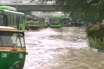 Heavy rains lash Delhi, waterlogging in some areas