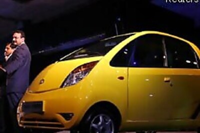 Mamata cries betrayal, says govt broke Singur pact