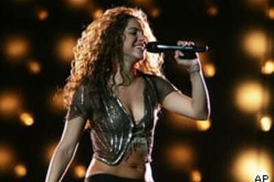 Shakira bids India adieu, off to Cairo