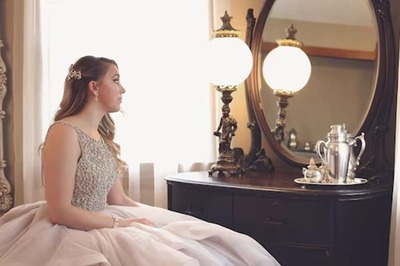 How To Ace A Glamorous Evening Gown? Follow These 4 Styling Tips