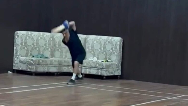 WATCH: Sachin Tendulkar Plays Glorious Shots During Indoor Batting Session on National Sports Day
