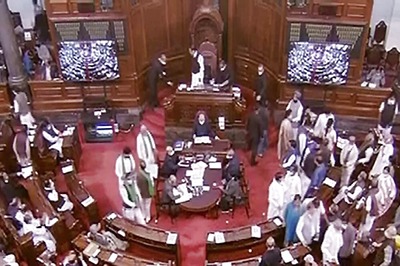 After 14 Months, Parliament Passes Bill to Repeal 3 Farm Laws Without Discussion; Oppn Sees Red