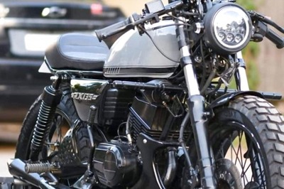 Yamaha RX135 Modified into a Modern Cafe Racer is an Enthusiast’s Delight