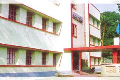 Delhi government approaches Venkaiah Naidu seeking land for schools, colleges