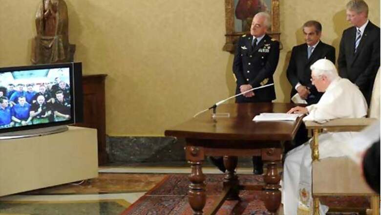 Pope presses opposition against gay marriage