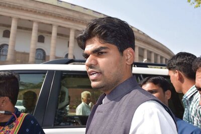 Pitted Against Uncle Shivpal, Firozabad MP Has a Piece of Advice on How to Treat Young Ones