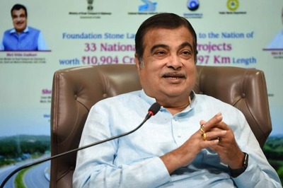 Nitin Gadkari Asks Automakers to Make Flex-Fuel Vehicles Within 6 Months in India