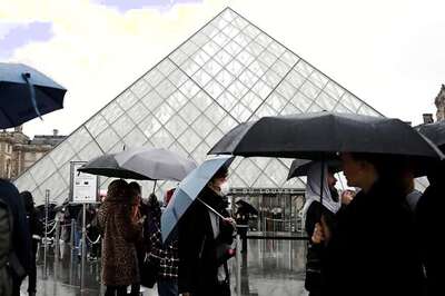 Louvre Museum in Paris Shuttered for Second Day over Staff Coronavirus Fears
