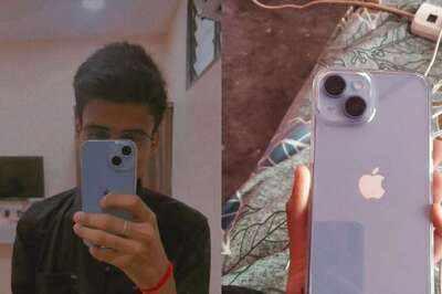Desi Middle-class Man Buys iPhone With Internship Money, Internet Say 'Act Mature'