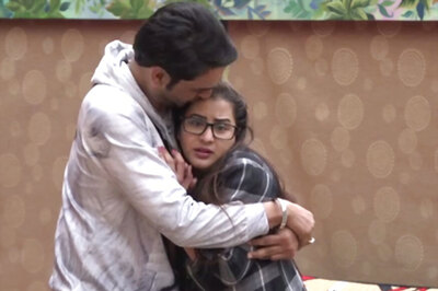 Bigg Boss 11: Shilpa Shinde, Vikas Gupta Finally Patch Up; Twitter Says 'ShiKas' Rocks!