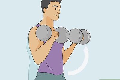 How to Build Bigger Biceps at Home (According to the Experts)