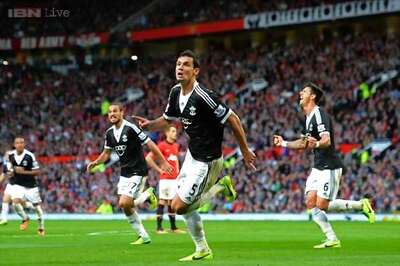 Manchester United concede late to draw 1-1 with Southampton