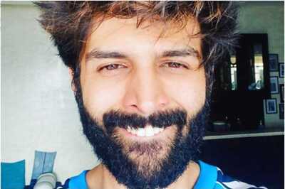 Kartik Aaryan Fan Offers Him Rs 1 Lakh for Reply, Actor Doubles Stakes and Asks for Help in Return