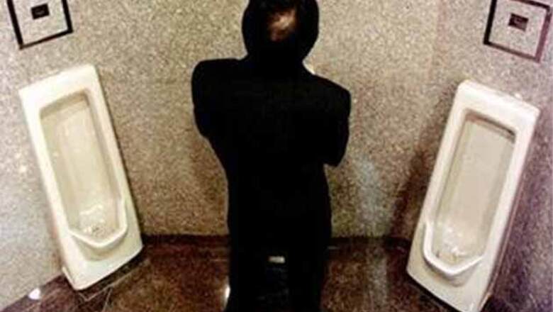 Singapore launches toilet manners campaign
