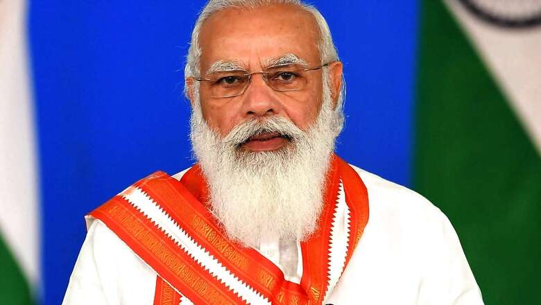 Teachers' Day 2021: PM Modi Pays Tribute to Dr Radhakrishnan, Hails Teachers for Shaping Young Minds Amid COVID-19