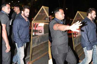 Salman Khan Reunites With Grieving Malaika Arora After 7 Years Following Her Father's Death | Watch