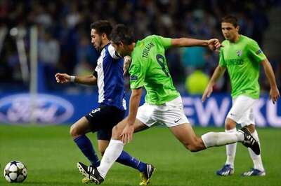 Moutinho makes it 1-0 for Porto against Malaga