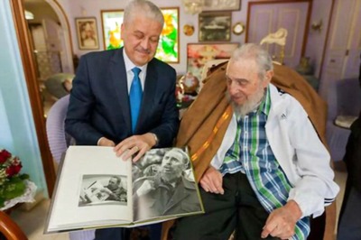 Former Cuban President Fidel Castro Dies at 90