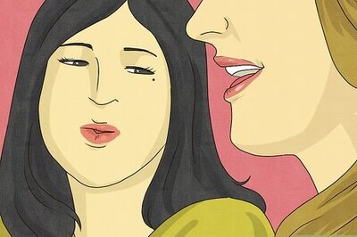 How to Make out With a Girl if You Are a Girl