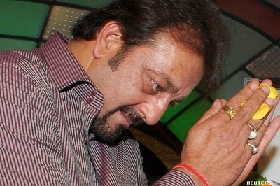 Dutt remembers mom Nargis on her birthday